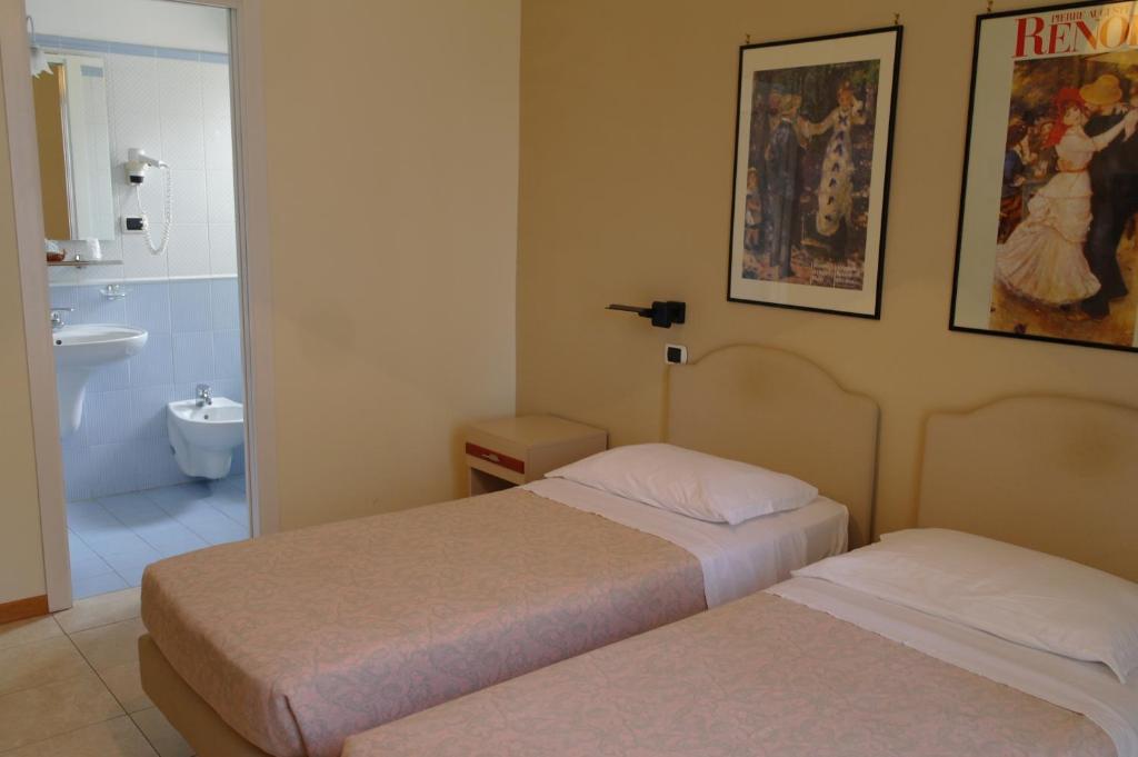 Hotel Armando' S Sulmona Room photo